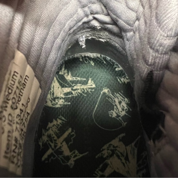 L.L. Bean Mountainside Toggle Boots - Picture 12 of 12